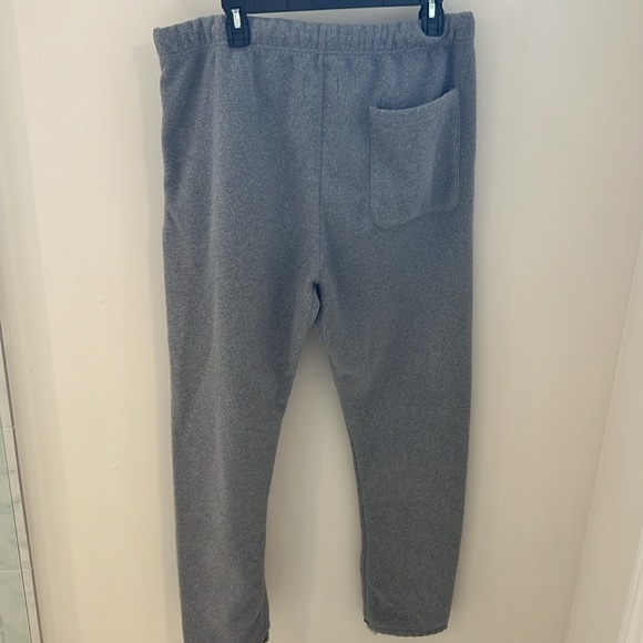 Essentials Fear of God Men’s grey sweatpants size Large - Picture 6 of 7